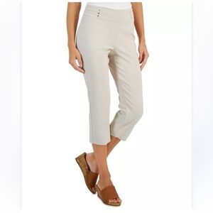 JM Collection tan straight leg crop pants